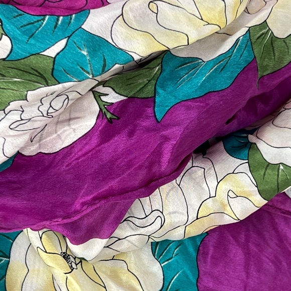 Stunning Oscar de La Renta Vintage Silk Scarf - Picture 8 of 10